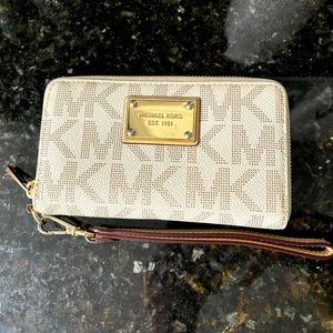 Michael Kors Monogram White Zip Wallet